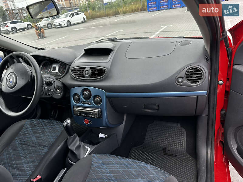 Хэтчбек Renault Clio 2008 в Виннице фото 17 Хэтчбек Renault Clio 2008 в Виннице