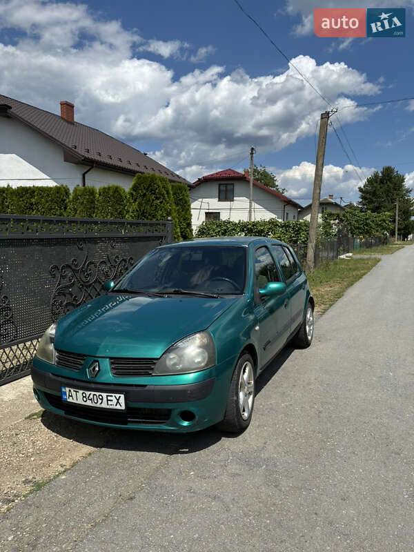 Хэтчбек Renault Clio 2004 в Долине