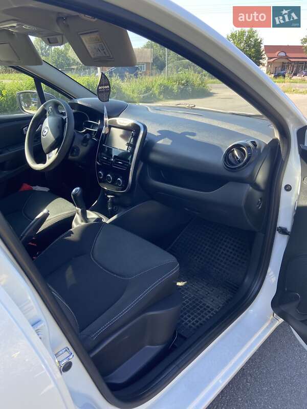 Универсал Renault Clio 2015 в Недригайлове