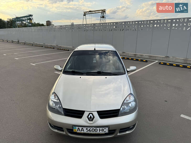 Седан Renault Clio 2008 в Киеве