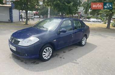Седан Renault Clio 2010 в 