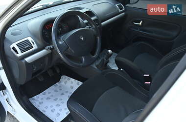 Хэтчбек Renault Clio 2010 в 