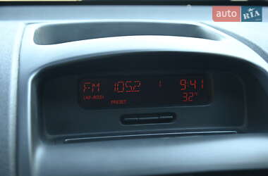 Хэтчбек Renault Clio 2010 в 