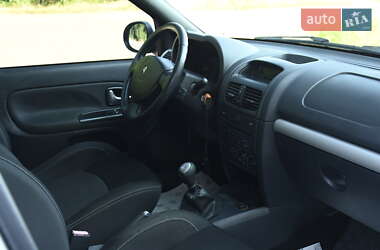 Хэтчбек Renault Clio 2010 в 