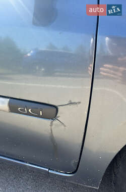 Хэтчбек Renault Clio 2005 в 