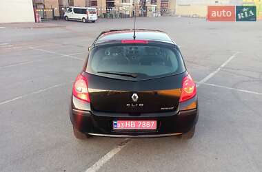 Хэтчбек Renault Clio 2007 в 