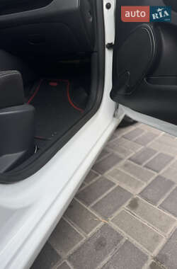 Хетчбек Renault Clio 2013 в 