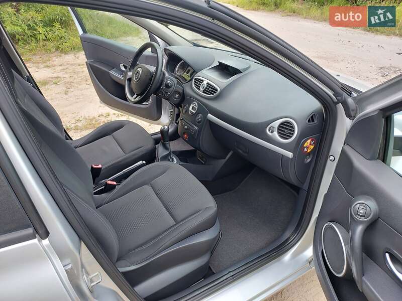 Універсал Renault Clio 2010 в Рівному