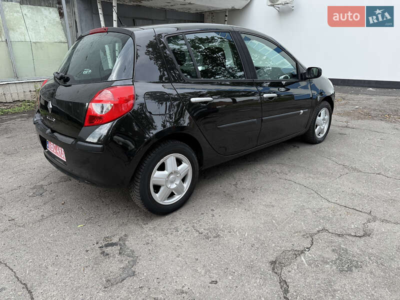 Хэтчбек Renault Clio 2007 в Полтаве