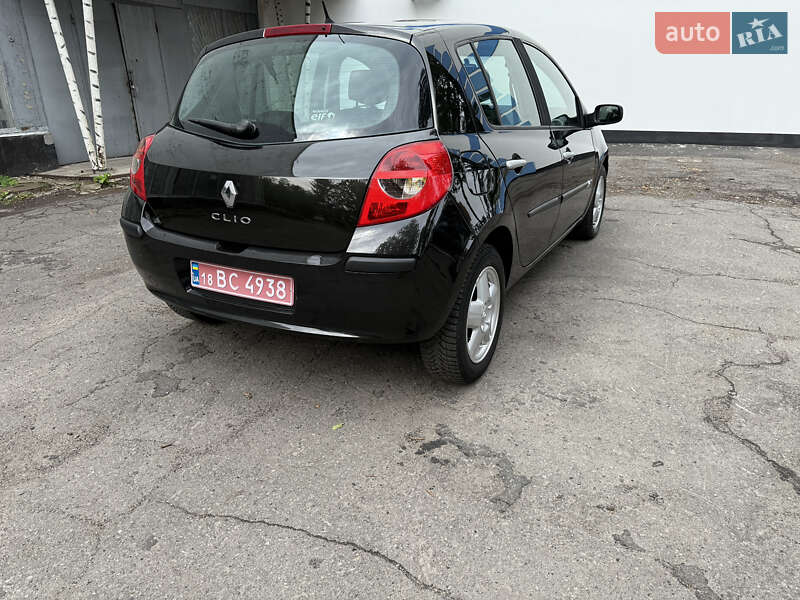 Хэтчбек Renault Clio 2007 в Полтаве