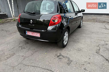 Хэтчбек Renault Clio 2007 в 