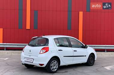 Хэтчбек Renault Clio 2012 в 