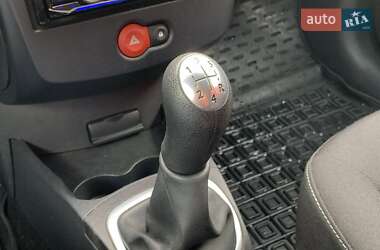 Хэтчбек Renault Clio 2012 в 