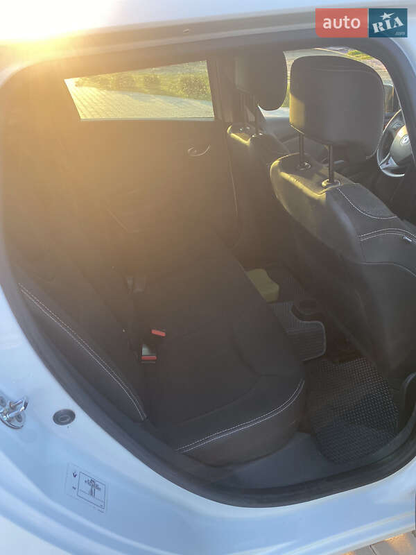 Универсал Renault Clio 2015 в Рокитном фото 12 Универсал Renault Clio 2015 в Рокитном