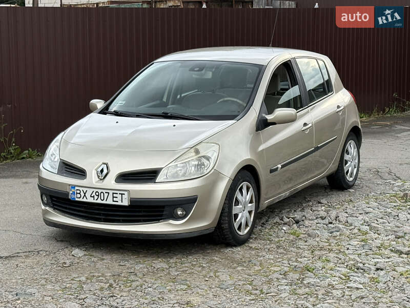Хэтчбек Renault Clio 2007 в 