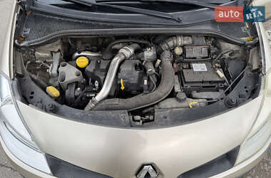 Хэтчбек Renault Clio 2007 в 