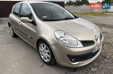 Хэтчбек Renault Clio 2007 в 