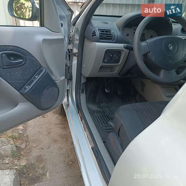 Хэтчбек Renault Clio 2003 в Кропивницком