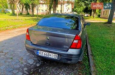 Хетчбек Renault Clio 2001 в 