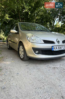 Хэтчбек Renault Clio 2007 в 