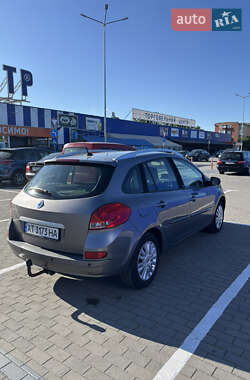 Хэтчбек Renault Clio 2010 в 
