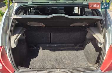 Хэтчбек Renault Clio 2002 в 