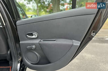 Хэтчбек Renault Clio 2007 в 