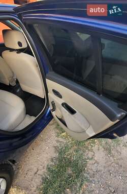Хэтчбек Renault Clio 2006 в 