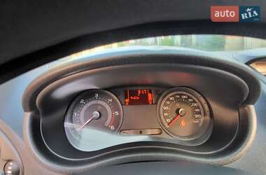 Хэтчбек Renault Clio 2006 в 