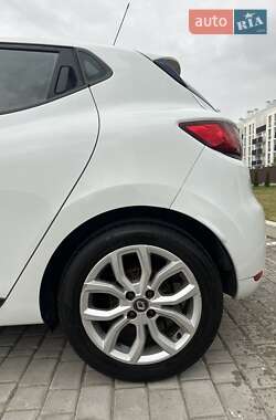 Хэтчбек Renault Clio 2016 в 