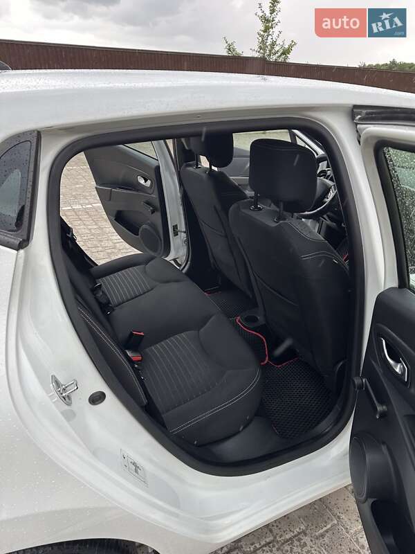 Хэтчбек Renault Clio 2016 в Львове