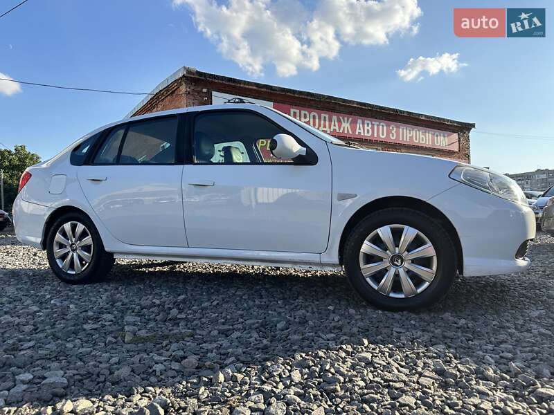 Седан Renault Clio 2010 в Смеле
