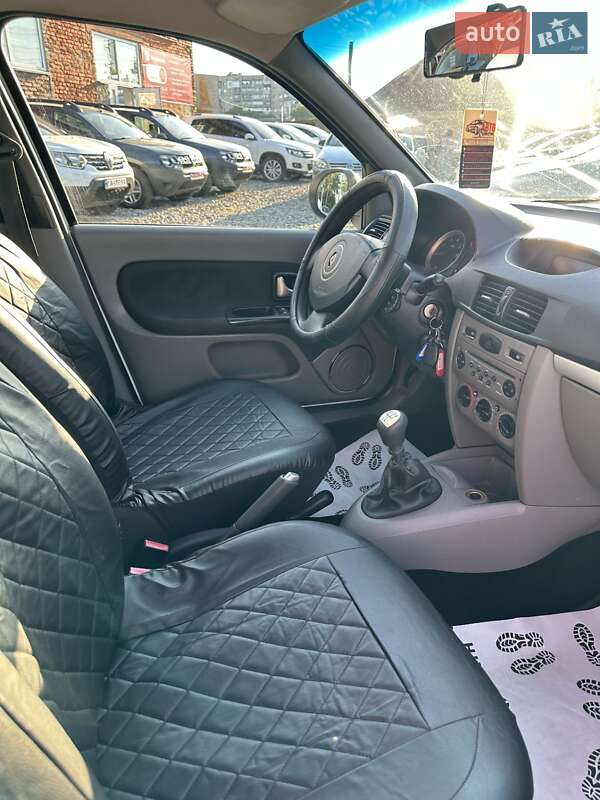 Седан Renault Clio 2010 в Смеле