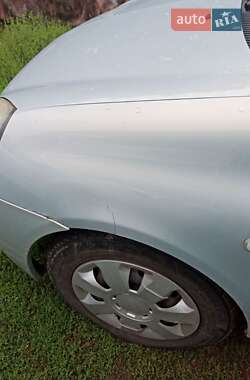 Хэтчбек Renault Clio 2003 в 