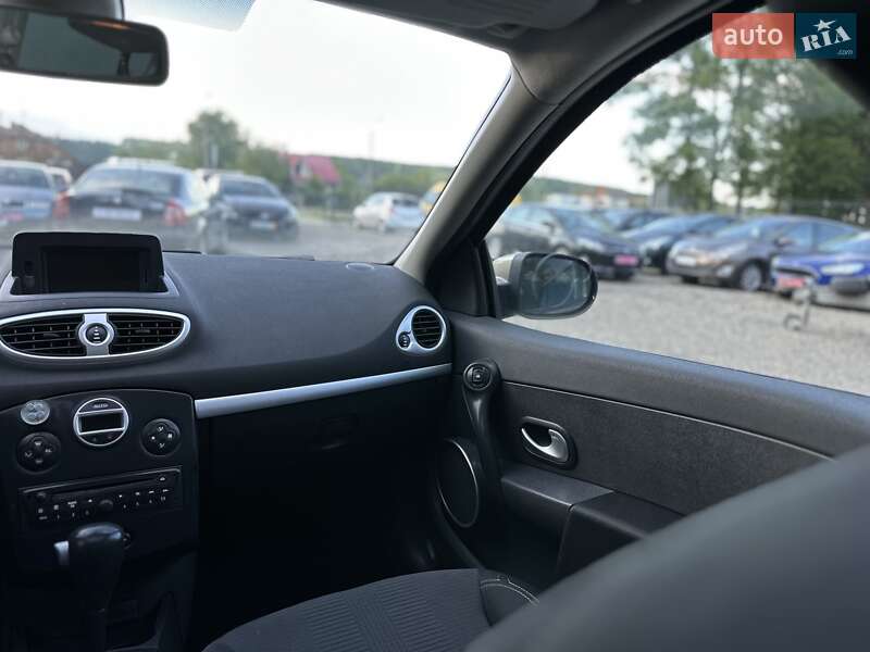 Универсал Renault Clio 2010 в Ивано-Франковске