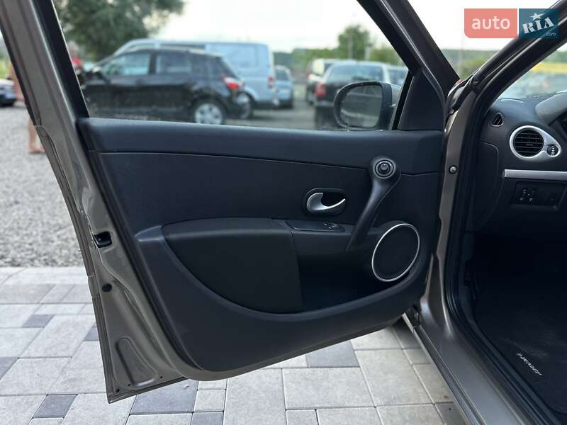 Универсал Renault Clio 2010 в Ивано-Франковске
