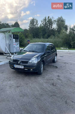Хэтчбек Renault Clio 2004 в Коростене