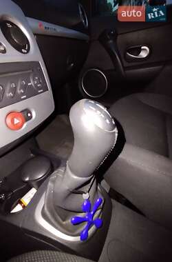 Универсал Renault Clio 2009 в 