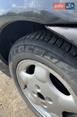 Хэтчбек Renault Clio 2000 в 