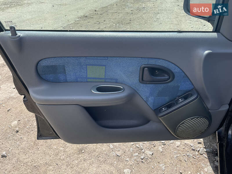 Хэтчбек Renault Clio 2000 в Турийске фото 2 Хэтчбек Renault Clio 2000 в Турийске