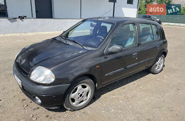 Хэтчбек Renault Clio 2000 в Турийске