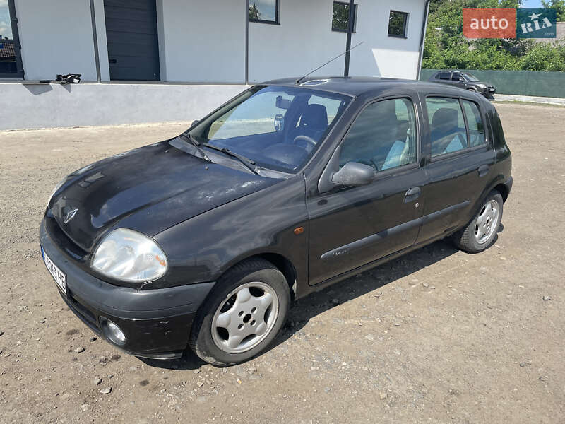 Хэтчбек Renault Clio 2000 в Турийске