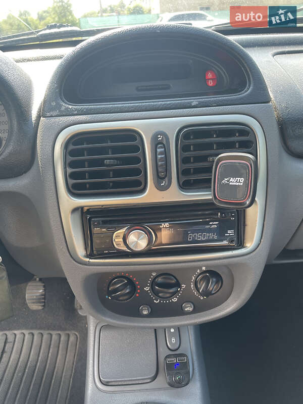 Хэтчбек Renault Clio 2000 в Турийске