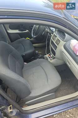 Седан Renault Clio 2005 в 