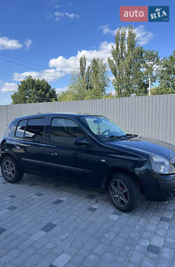 Хэтчбек Renault Clio 2004 в 