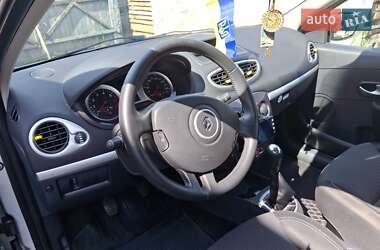 Хэтчбек Renault Clio 2012 в 