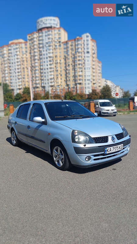 Хэтчбек Renault Clio 2003 в Киеве
