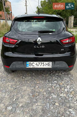 Хэтчбек Renault Clio 2012 в 