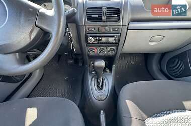 Седан Renault Clio 2006 в 