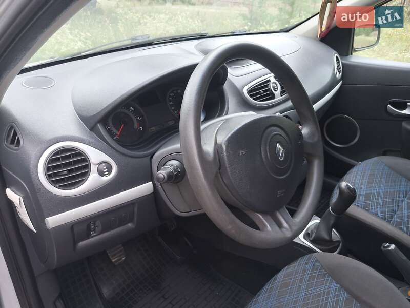 Хэтчбек Renault Clio 2007 в Харькове